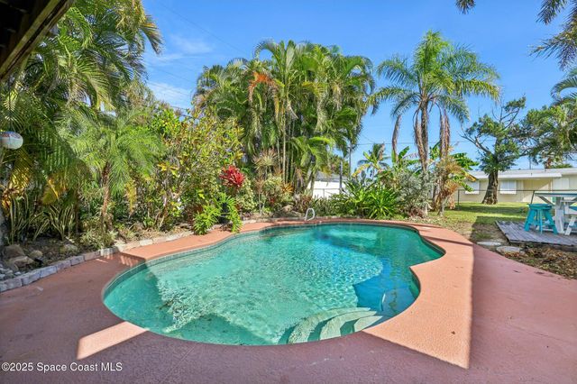 220 Avenida De Paz, Indialantic, FL 32903