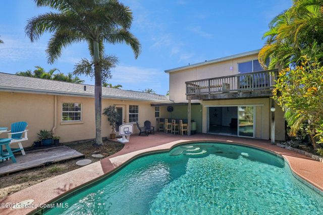 220 Avenida De Paz, Indialantic, FL 32903