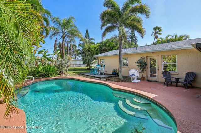 220 Avenida De Paz, Indialantic, FL 32903