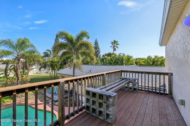 220 Avenida De Paz, Indialantic, FL 32903