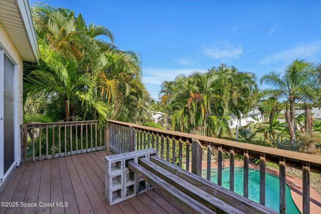 220 Avenida De Paz, Indialantic, FL 32903