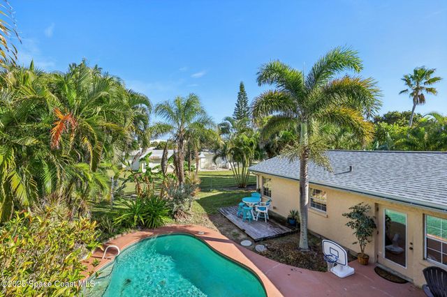 220 Avenida De Paz, Indialantic, FL 32903