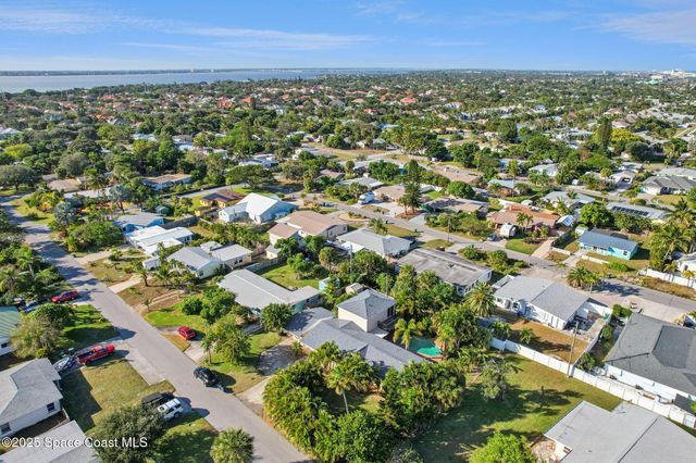 220 Avenida De Paz, Indialantic, FL 32903