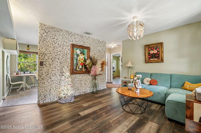 220 Avenida De Paz, Indialantic, FL 32903