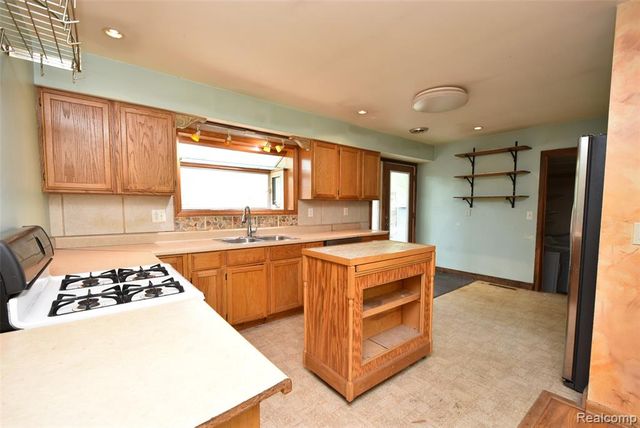 3044 Seymour Road, Swartz Creek, MI 48473