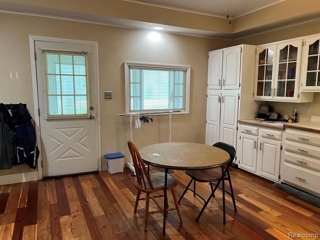 25 W Hunters Creek Road, Lapeer, MI 48446