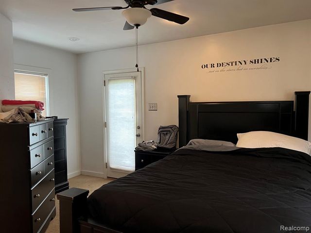 25 W Hunters Creek Road, Lapeer, MI 48446