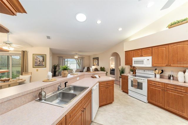 13766 SE 89TH AVENUE, Summerfield, FL 34491