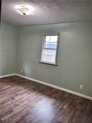 809 Delia Avenue, Martins Ferry, OH 43935