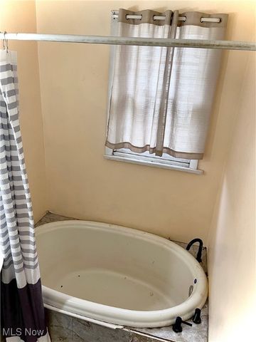 809 Delia Avenue, Martins Ferry, OH 43935