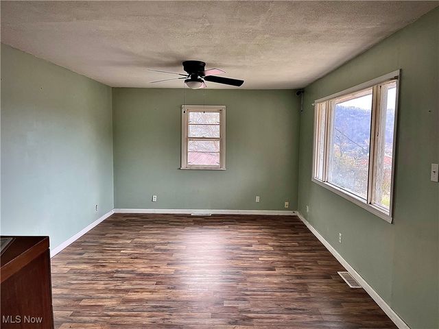 809 Delia Avenue, Martins Ferry, OH 43935