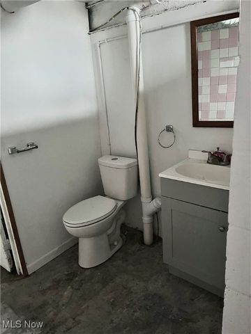 809 Delia Avenue, Martins Ferry, OH 43935