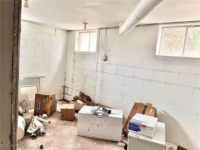 809 Delia Avenue, Martins Ferry, OH 43935