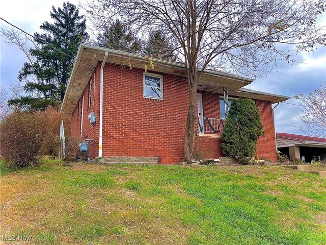 809 Delia Avenue, Martins Ferry, OH 43935