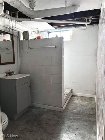 809 Delia Avenue, Martins Ferry, OH 43935