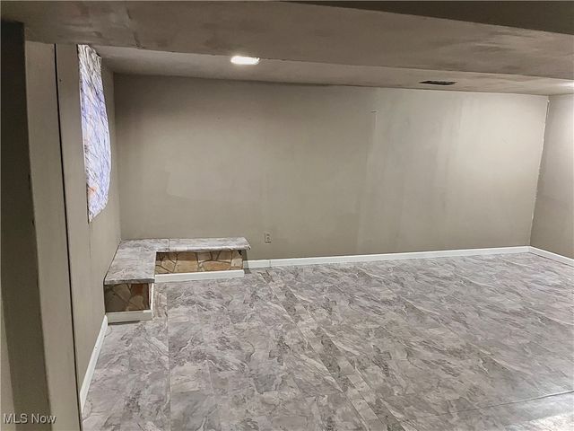 809 Delia Avenue, Martins Ferry, OH 43935