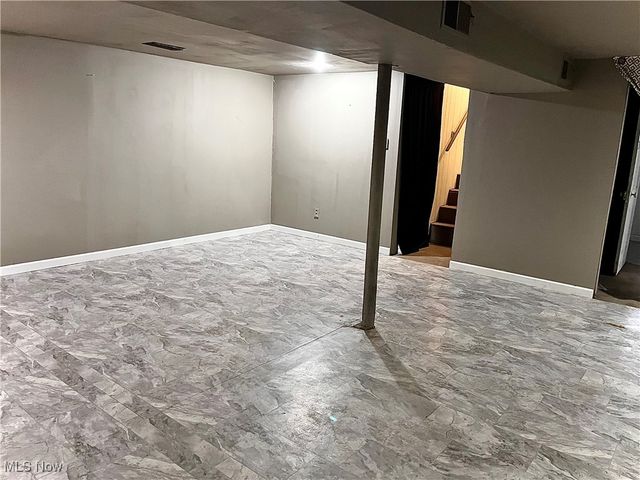 809 Delia Avenue, Martins Ferry, OH 43935