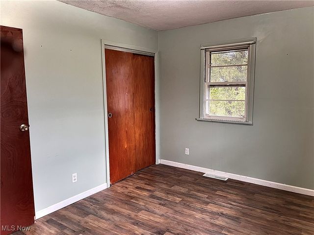 809 Delia Avenue, Martins Ferry, OH 43935