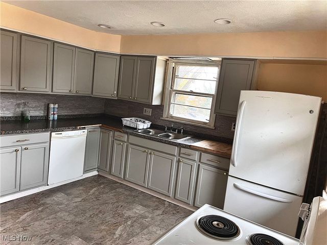 809 Delia Avenue, Martins Ferry, OH 43935