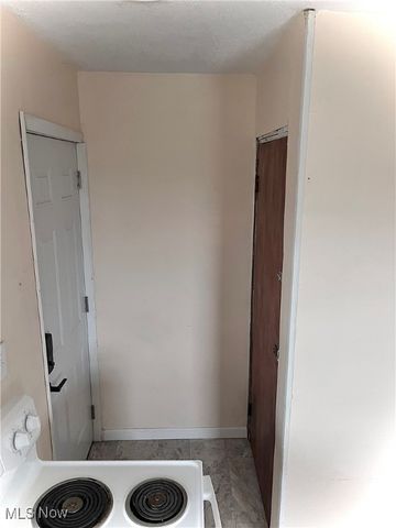 809 Delia Avenue, Martins Ferry, OH 43935