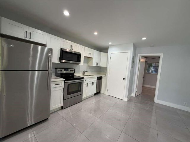 820 N Victoria Park Road 3, Fort Lauderdale, FL 33304