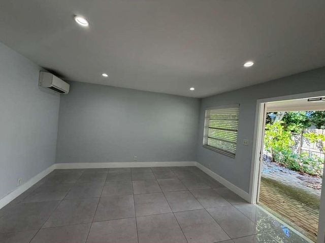 820 N Victoria Park Road 3, Fort Lauderdale, FL 33304