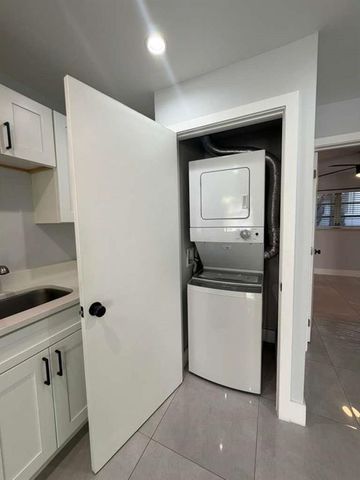 820 N Victoria Park Road 3, Fort Lauderdale, FL 33304