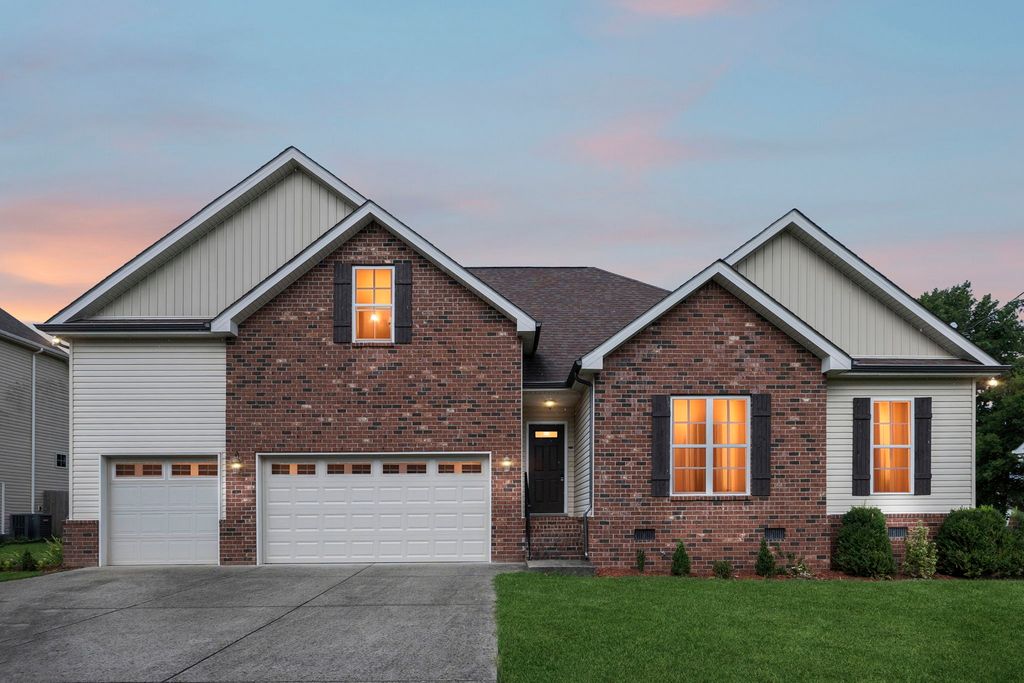 412 Long Creek Dr, Christiana, TN 37037