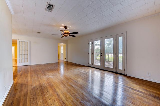 1137 Fm 1406 Road, Winnie, TX 77665