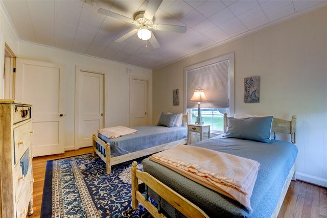 1137 Fm 1406 Road, Winnie, TX 77665