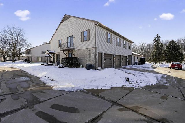 35132 N Bay Circle, Harrison Twp, MI 48045