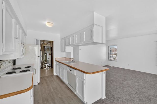 35132 N Bay Circle, Harrison Twp, MI 48045