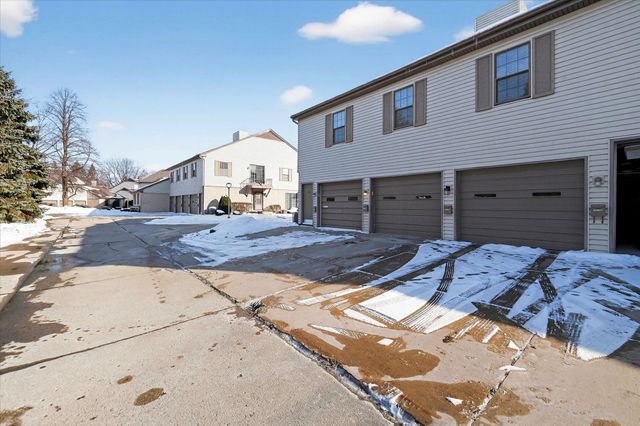 35132 N Bay Circle, Harrison Twp, MI 48045