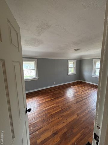 1008 Tacken Street, Flint, MI 48532