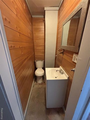 1008 Tacken Street, Flint, MI 48532