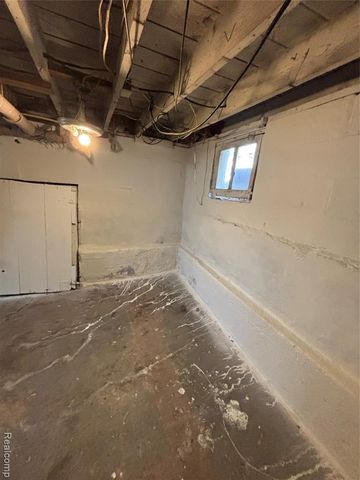 1008 Tacken Street, Flint, MI 48532