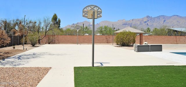 1515 E Kleindale Road, Tucson, AZ 85719