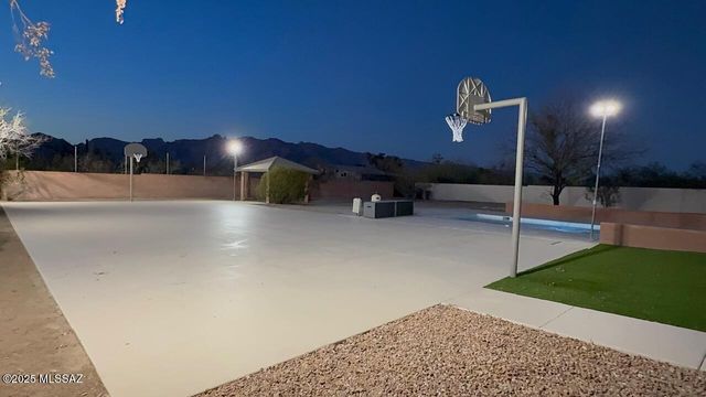 1515 E Kleindale Road, Tucson, AZ 85719