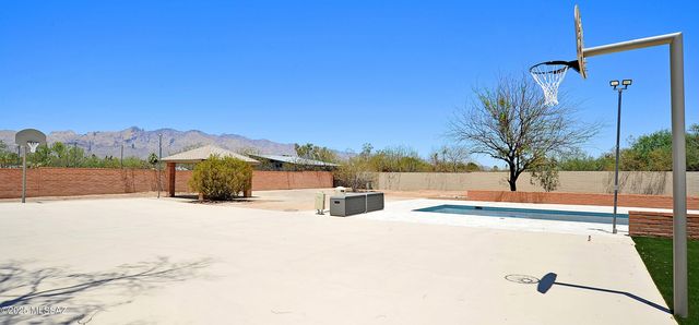 1515 E Kleindale Road, Tucson, AZ 85719