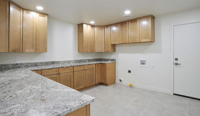 1515 E Kleindale Road, Tucson, AZ 85719