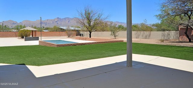 1515 E Kleindale Road, Tucson, AZ 85719