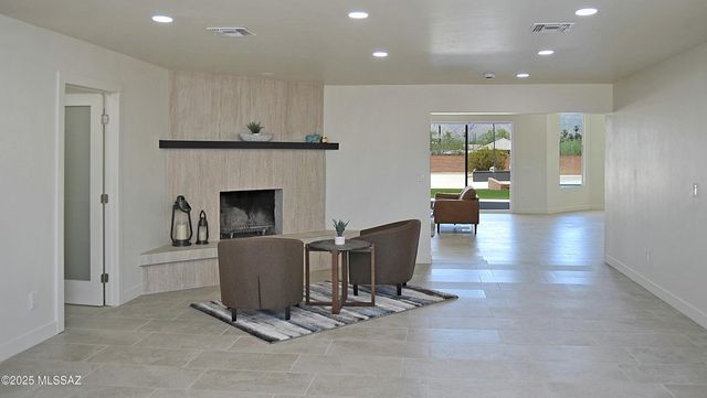 1515 E Kleindale Road, Tucson, AZ 85719