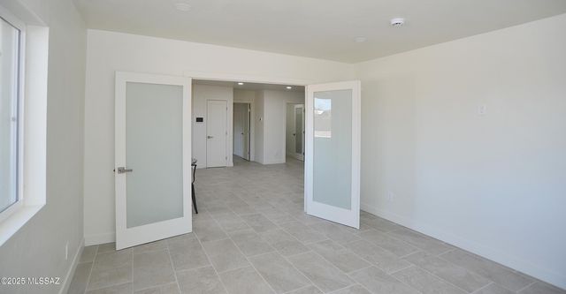 1515 E Kleindale Road, Tucson, AZ 85719