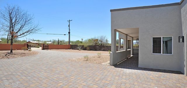 1515 E Kleindale Road, Tucson, AZ 85719