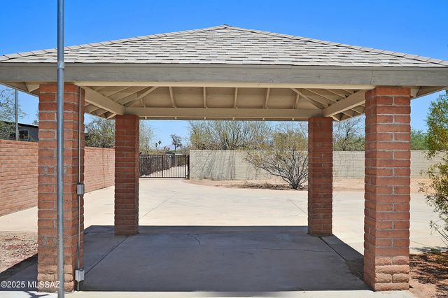 1515 E Kleindale Road, Tucson, AZ 85719