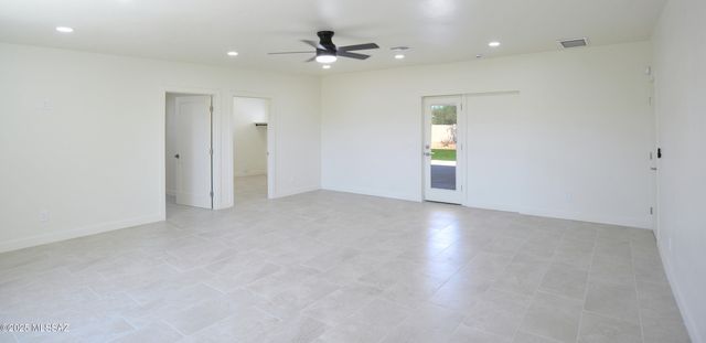 1515 E Kleindale Road, Tucson, AZ 85719