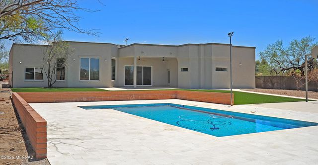 1515 E Kleindale Road, Tucson, AZ 85719