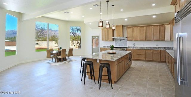 1515 E Kleindale Road, Tucson, AZ 85719