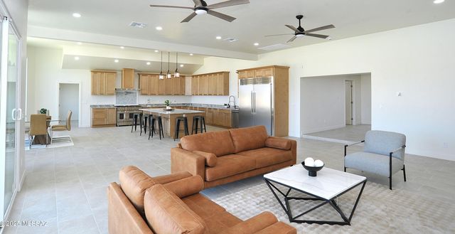 1515 E Kleindale Road, Tucson, AZ 85719