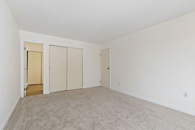 4602 W Northfox Lane 7, Mchenry, IL 60050